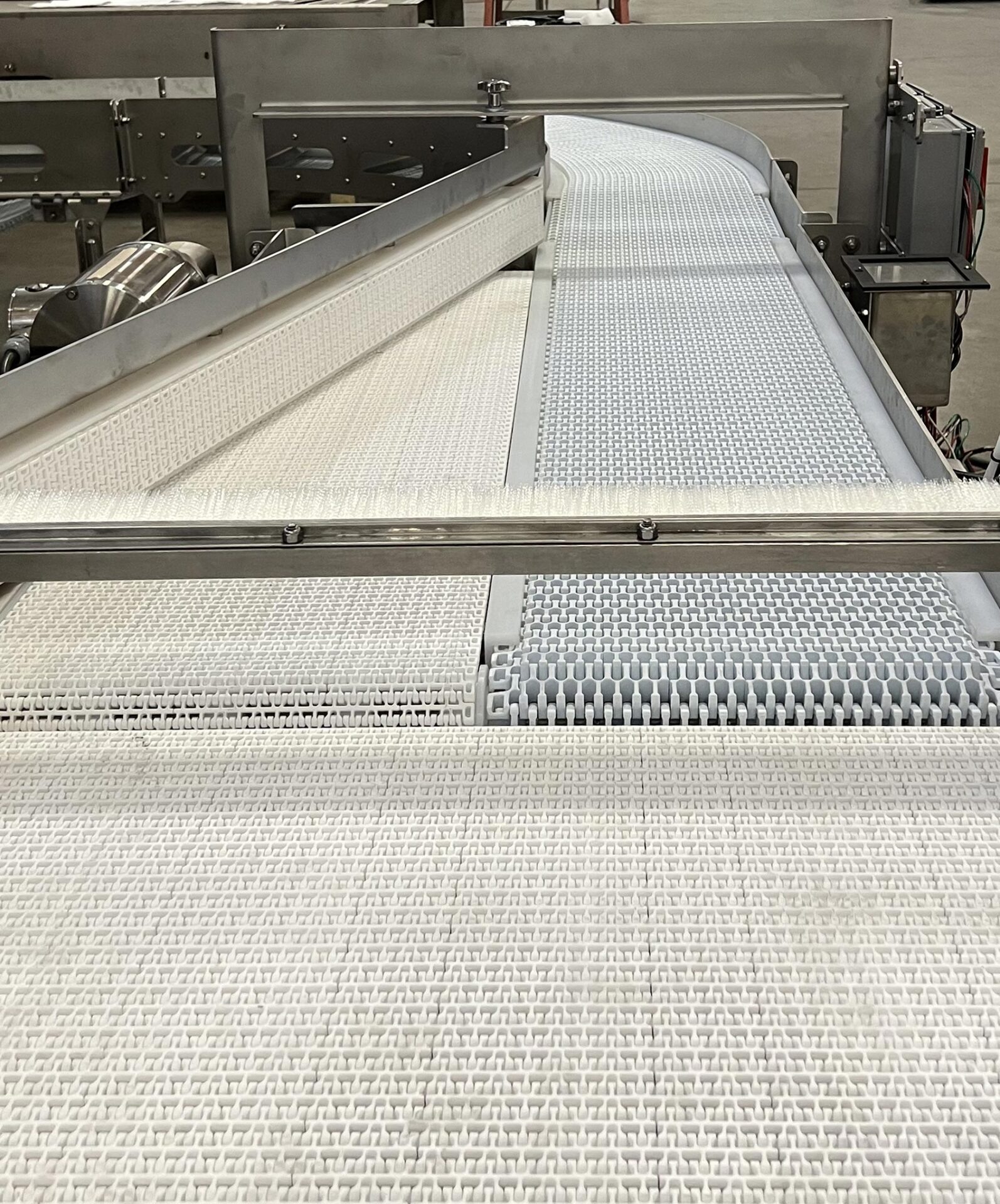 Sanitary-Pretzel-Conveyors